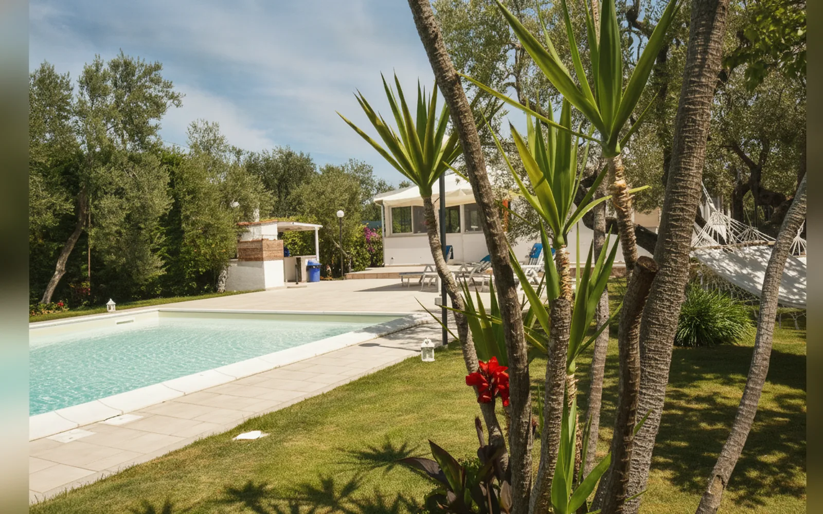 Esterni di Villa Mema, Bisceglie (Puglia) (foto 2)